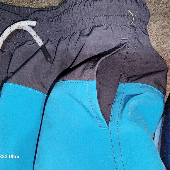 Swim trunks size xs 4-5 All in Motion and Wonder Nation brand - Picture 2 of 7
